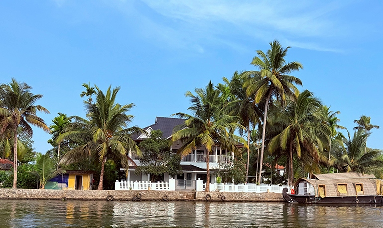 Chennai to Kerala One Day Package