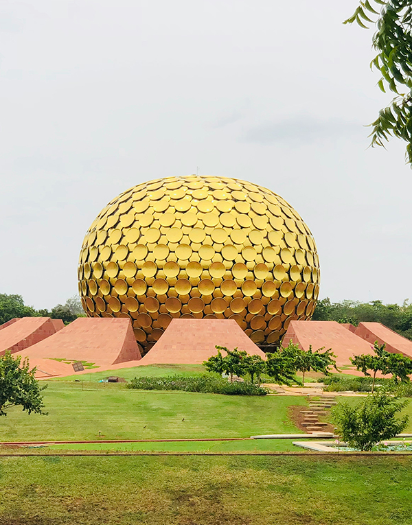 One Day Trip from Chennai to Pondicherry beaches and French architecture