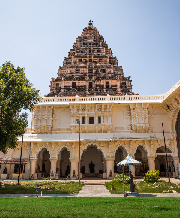 Thanjavur Maratha Palace - Chennai to Thanjavur One Day Trip & Package